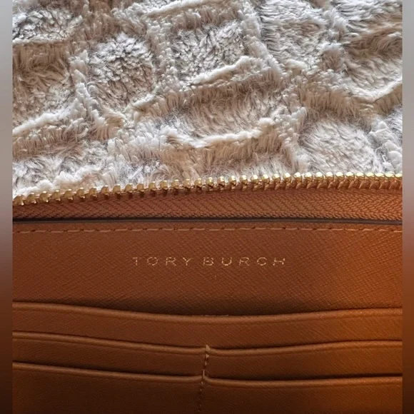 Tory Burch Emerson Zip Continental Wallet - Picture 3 of 6